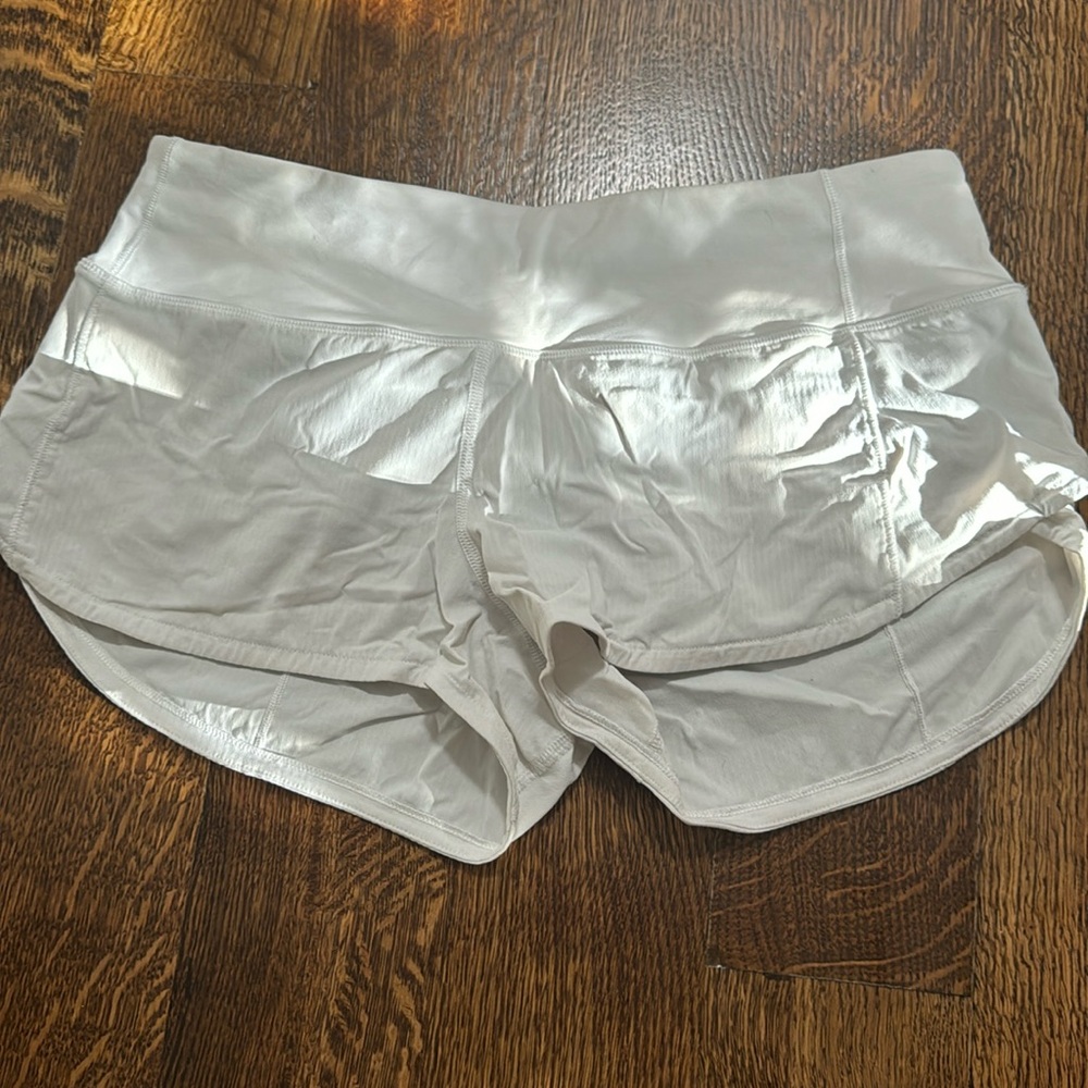 Size 4 lulu shorts